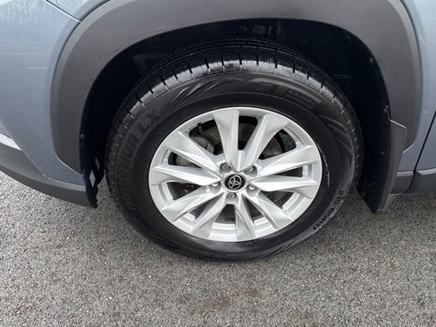 Used 2024 Toyota Corolla Cross LE image 10