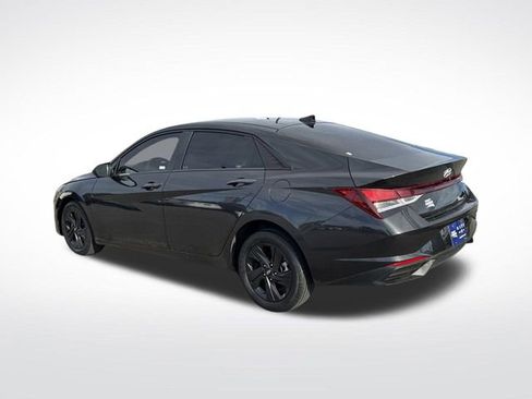 Used 2023 Hyundai Elantra SEL image 3