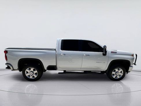 Used 2022 Chevrolet Silverado 2500 LTZ AWD/4WD image 2