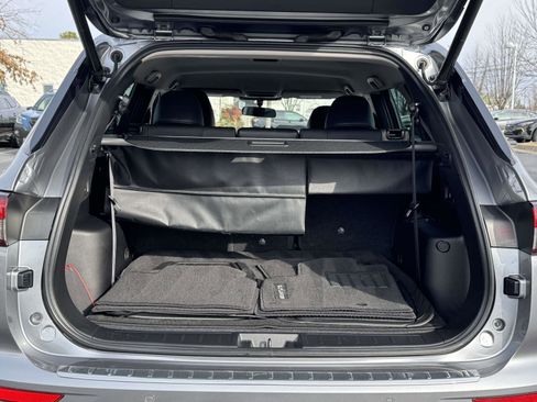 Used 2023 Mitsubishi Outlander SE image 12