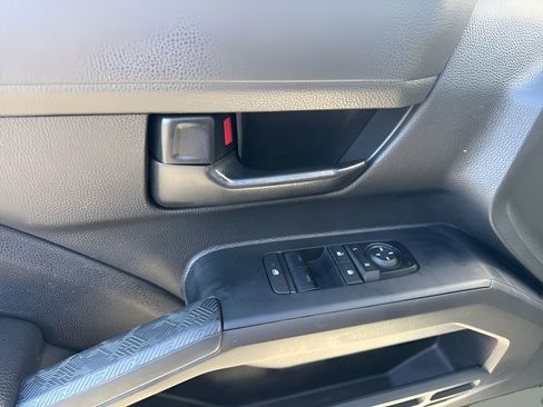 Used 2024 Toyota Tacoma SR image 23