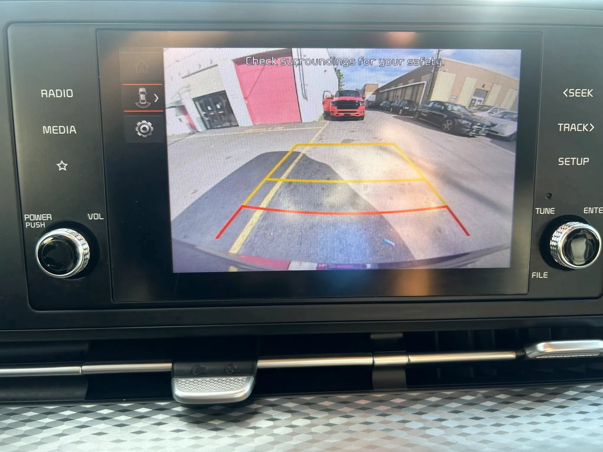 Used 2023 Kia Carnival LX FWD image 26