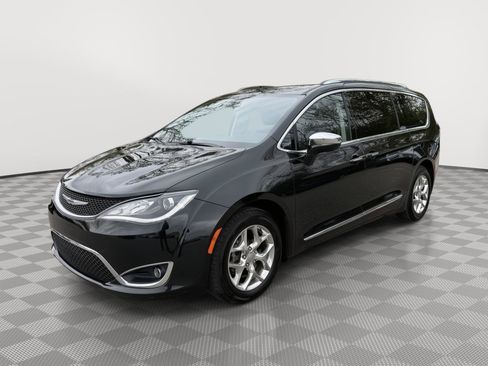 Used 2019 Chrysler Pacifica Limited FWD image 3