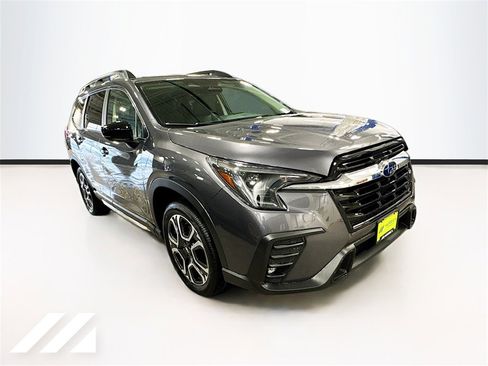 New 2026 Subaru Ascent Limited image 3