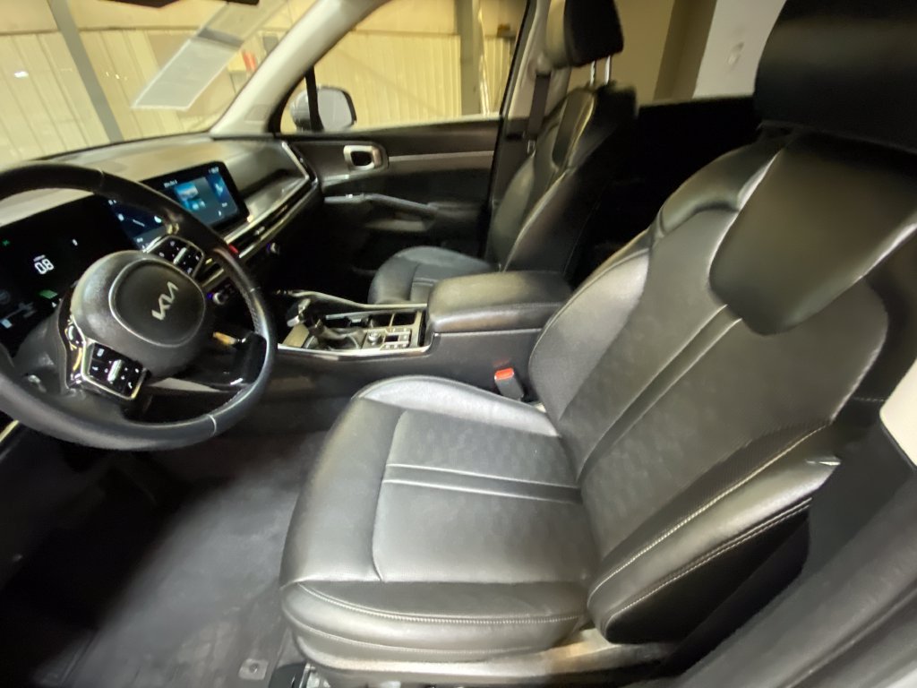 Used 2025 Kia Sorento EX w/ Panoramic Sunroof Package FWD image 21