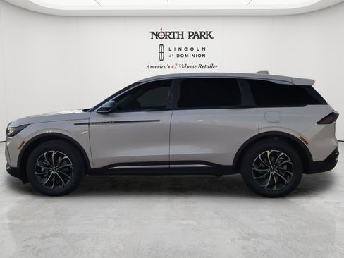 New 2026 Lincoln Nautilus Premier AWD/4WD image 6