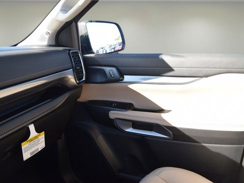 Used 2024 Ford Ranger Lariat image 11