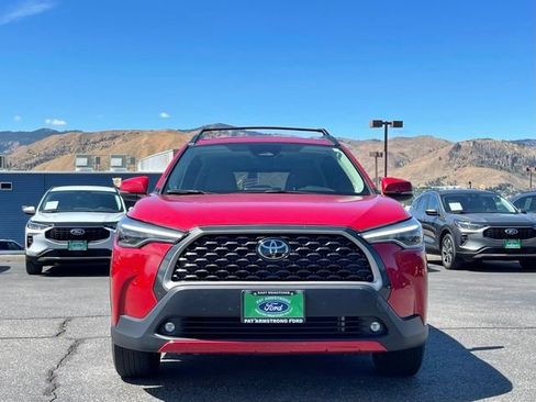 Used 2023 Toyota Corolla Cross XLE w/ Convenience Package AWD/4WD image 5