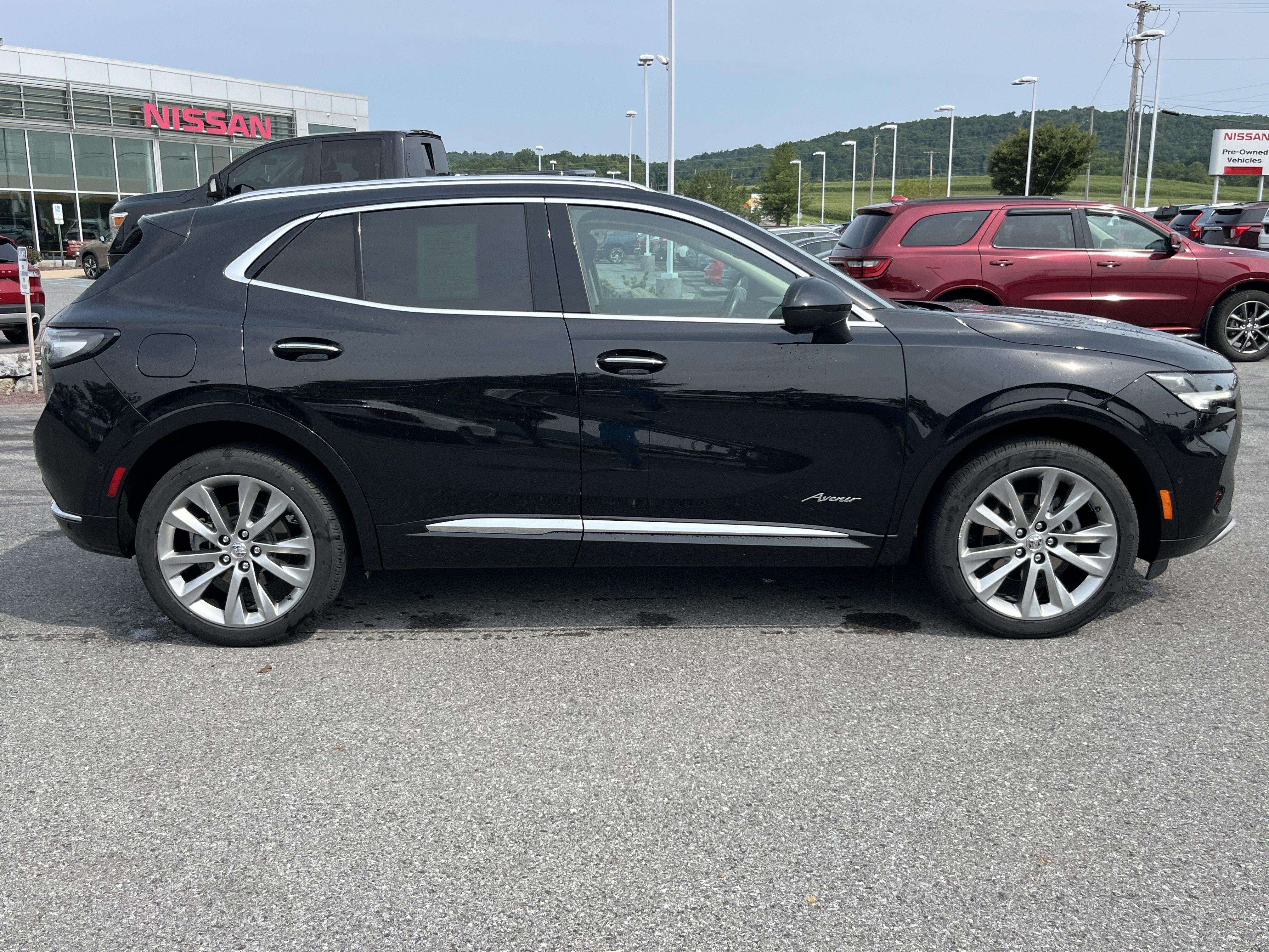 Used 2023 Buick Envision Avenir AWD/4WD image 2