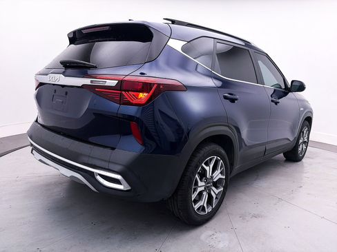 Certified 2022 Kia Seltos EX image 16