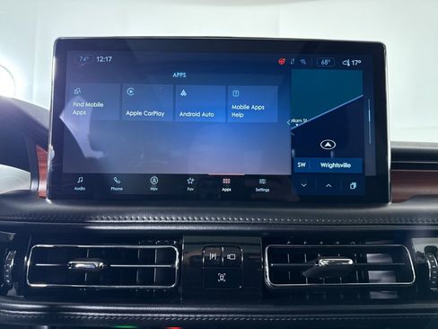 Used 2022 Lincoln Nautilus Reserve w/ Monochromatic Package image 17