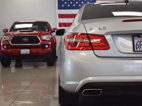 Used 2011 Mercedes-Benz E 550 Coupe image 21