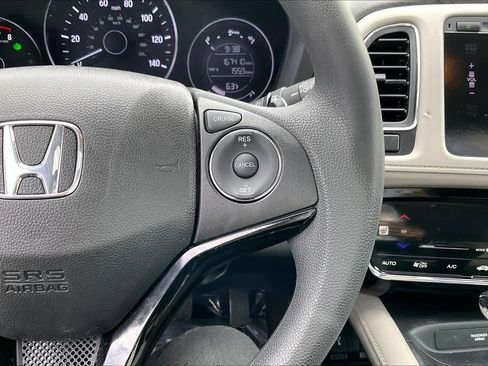 Used 2017 Honda HR-V EX image 25