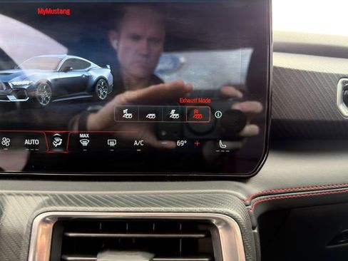 Used 2025 Ford Mustang GT Premium image 29
