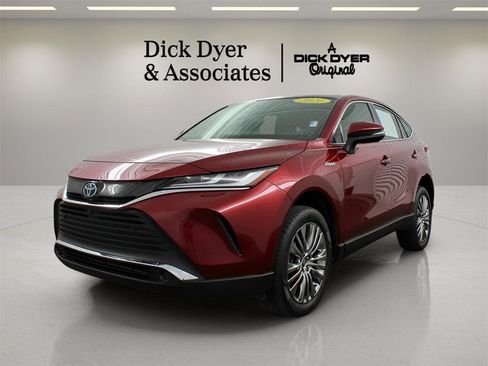 Used 2021 Toyota Venza XLE image 6