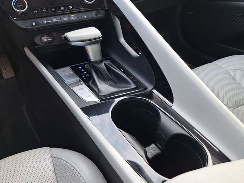 Certified 2021 Hyundai Elantra Limited image 26