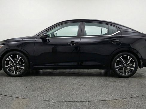 Used 2025 Nissan Sentra SV FWD image 5