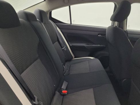 Used 2021 Nissan Versa SV FWD image 19