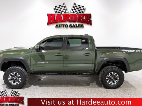 Used 2021 Toyota Tacoma TRD Off-Road w/ Technology Package AWD/4WD image 1
