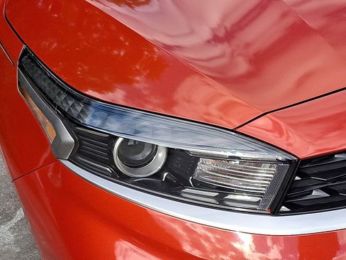 Used 2024 Kia Forte LXS image 9