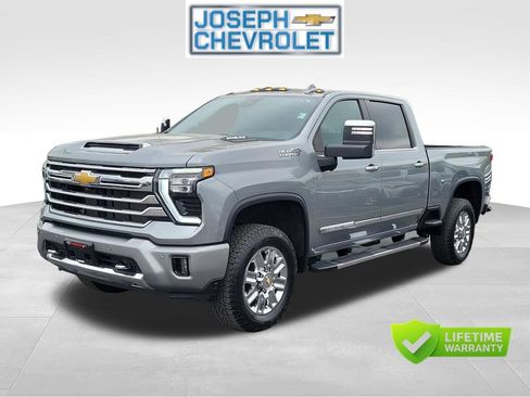 Certified 2024 Chevrolet Silverado 3500 High Country w/ High Country Premium Package AWD/4WD image 2