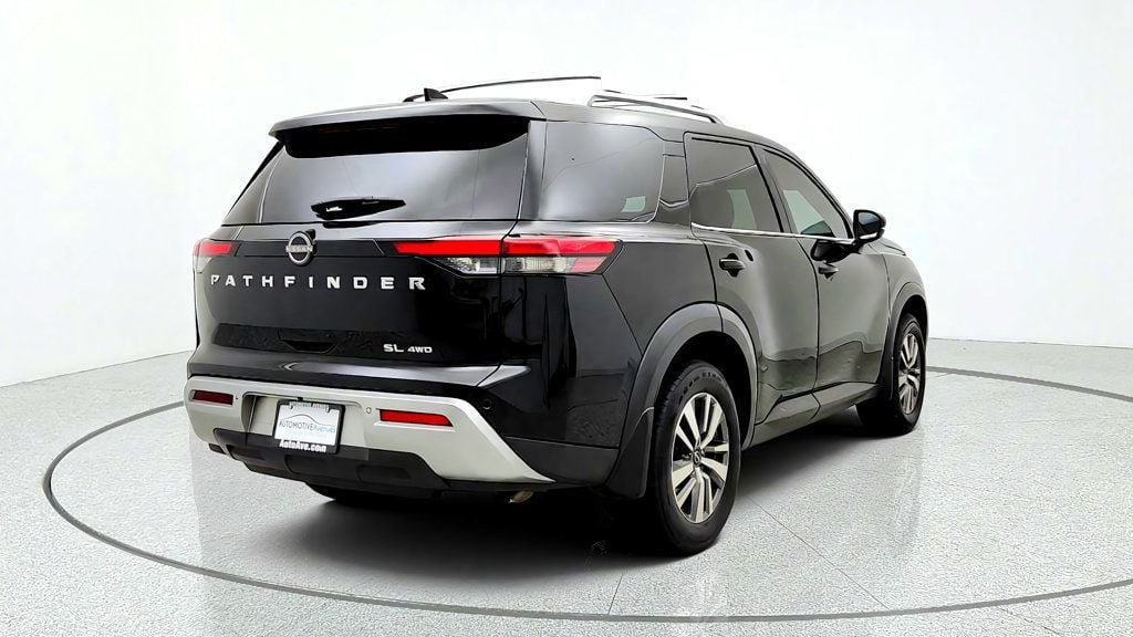 Used 2022 Nissan Pathfinder SL AWD/4WD image 5