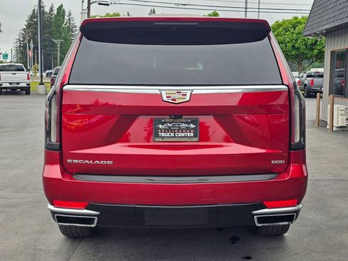 Used 2022 Cadillac Escalade Premium Luxury AWD/4WD image 4
