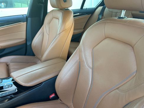 Used 2019 BMW 530e image 19