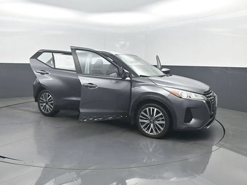 Used 2023 Nissan Kicks SV FWD image 31