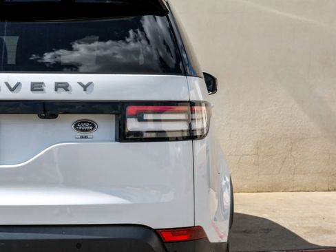Used 2020 Land Rover Discovery SE AWD/4WD image 49