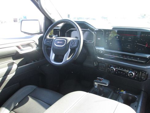 Used 2023 GMC Sierra 1500 SLT w/ SLT Premium Plus Package AWD/4WD image 29