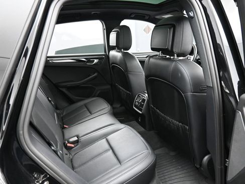 Certified 2023 Porsche Macan Turbo AWD/4WD image 27
