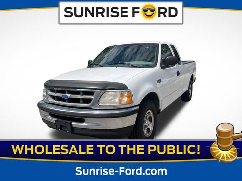 Used 1997 Ford F150 XLT image 1