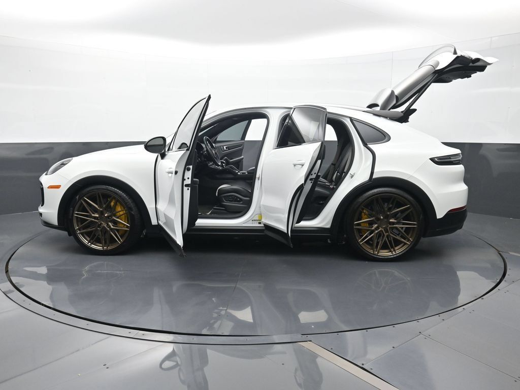 Certified 2023 Porsche Cayenne Turbo GT AWD/4WD image 29