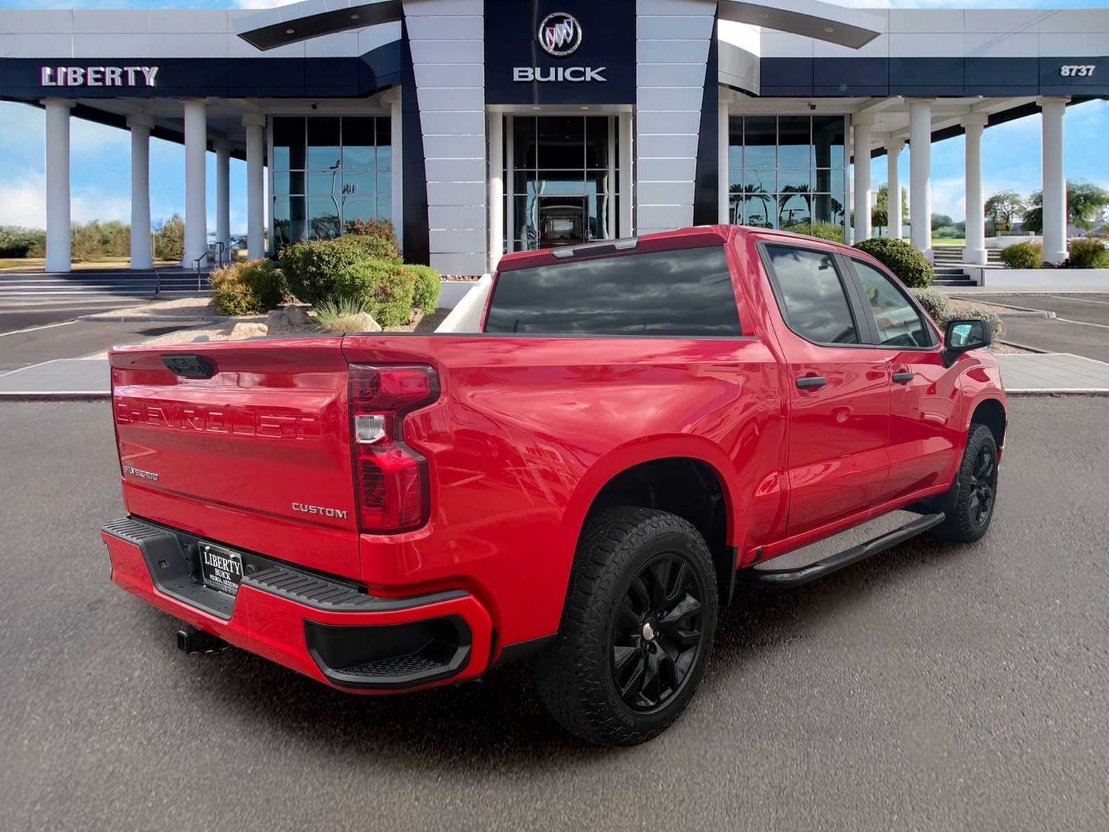 Used 2022 Chevrolet Silverado 1500 Custom RWD image 3
