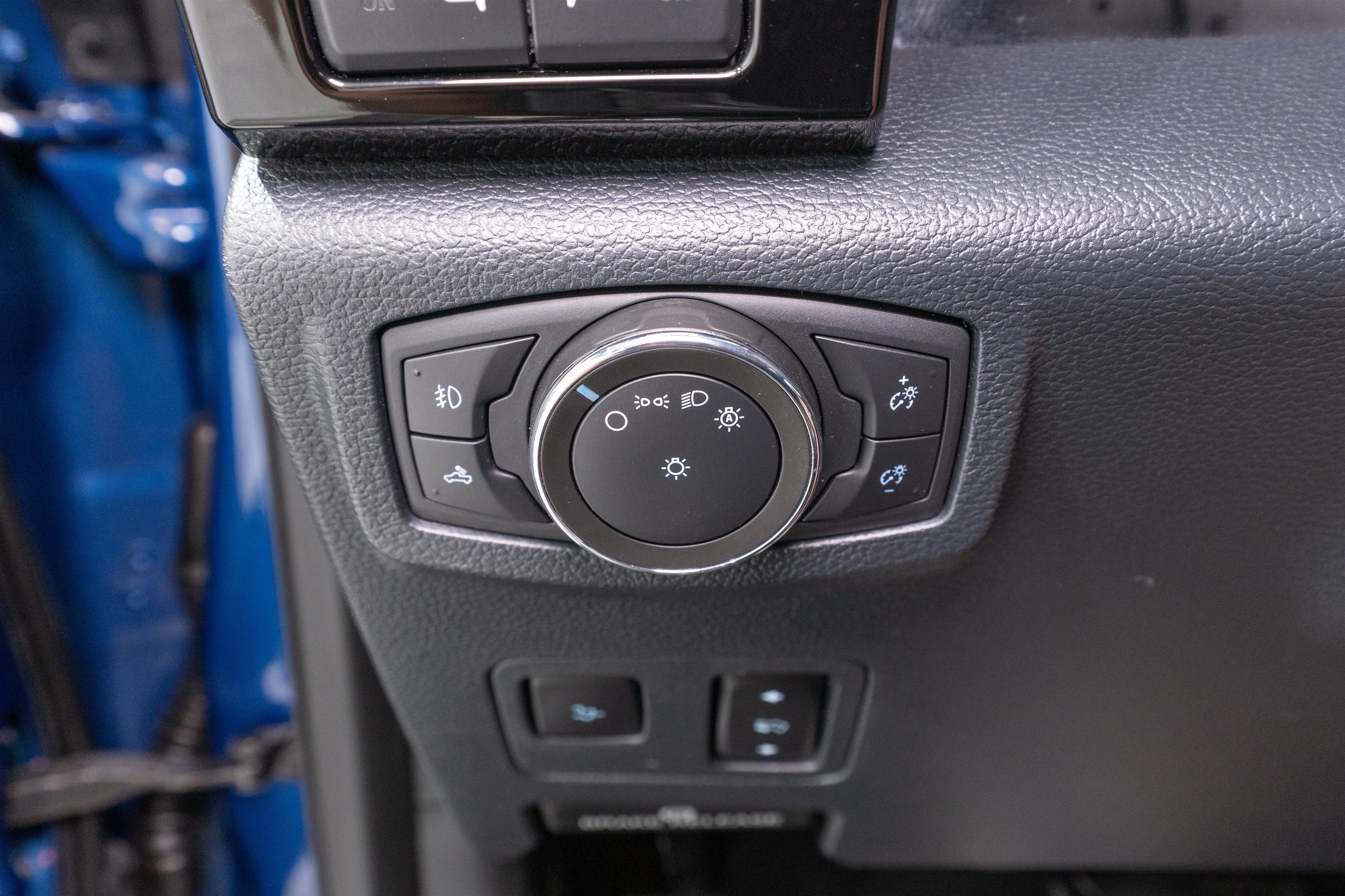 Used 2022 Ford F250 Lariat w/ Black Appearance Package AWD/4WD image 36