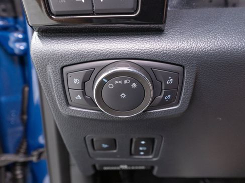 Used 2022 Ford F250 Lariat w/ Black Appearance Package AWD/4WD image 36