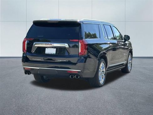 Used 2022 GMC Yukon XL Denali w/ Denali Premium Package AWD/4WD image 6