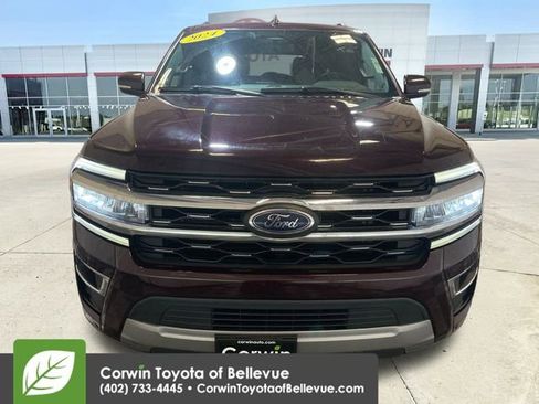 Used 2024 Ford Expedition Limited image 3