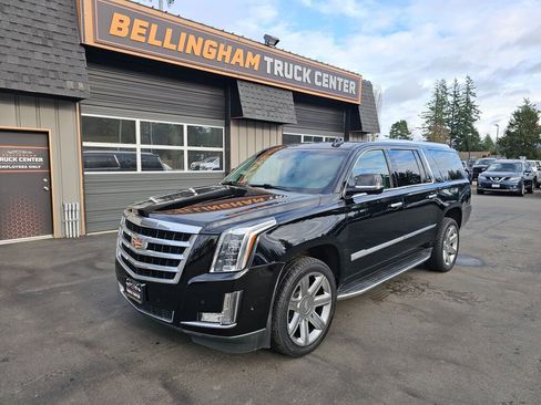 Used 2018 Cadillac Escalade ESV Luxury image 1