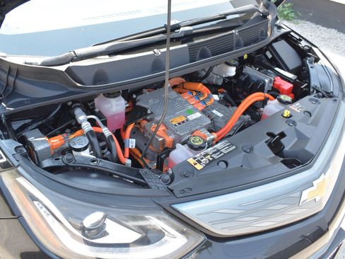 Used 2017 Chevrolet Bolt LT FWD image 30