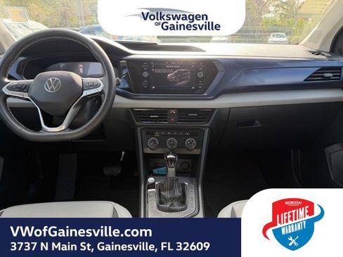 Used 2022 Volkswagen Taos SE image 13