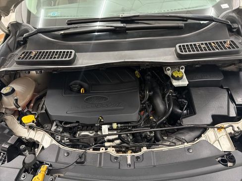 Used 2017 Ford Escape SE image 32