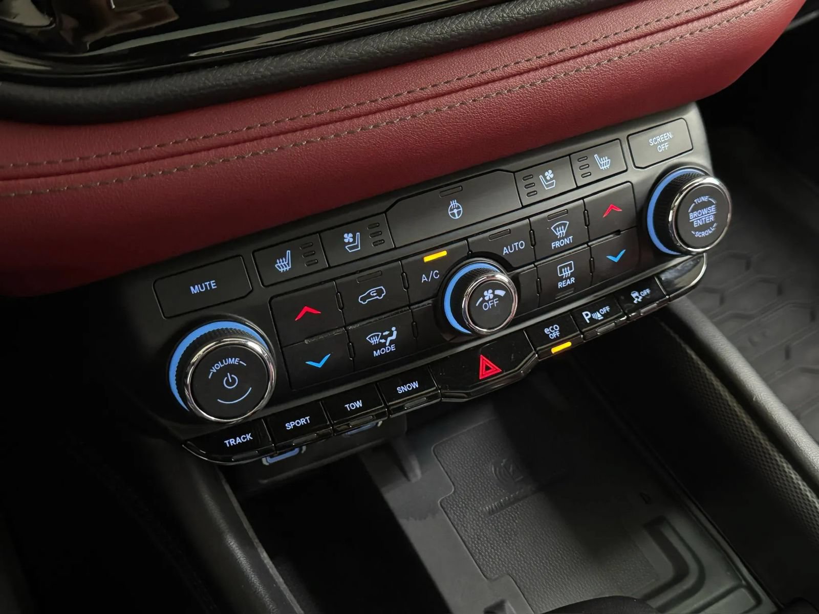 Used 2022 Dodge Durango R/T w/ Tow 'N Go Package AWD/4WD image 31