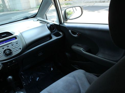 Used 2010 Honda Fit Sport image 20
