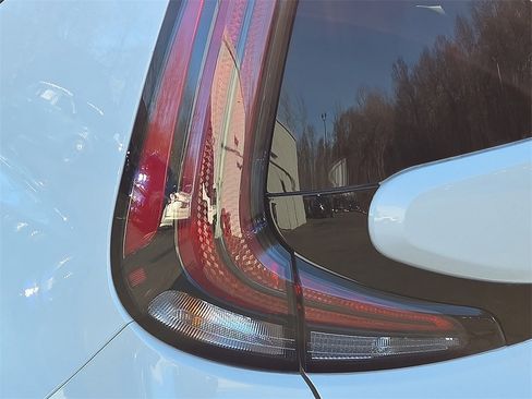 Certified 2023 Kia Soul GT-Line image 10