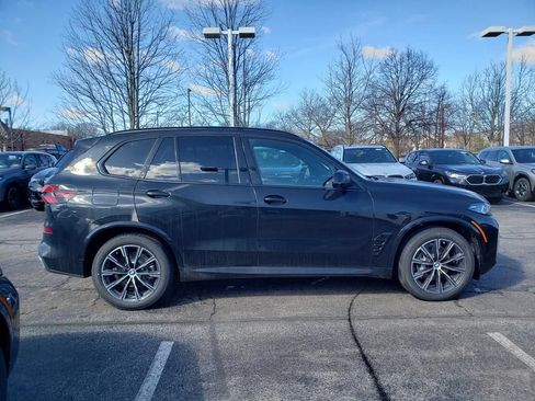 New 2026 BMW X5 xDrive40i w/ M Sport Package AWD/4WD image 3
