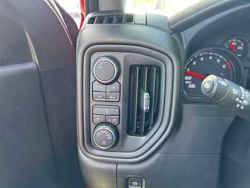 Used 2022 Chevrolet Silverado 1500 Custom image 9