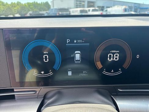Used 2025 Hyundai Kona SEL FWD image 7