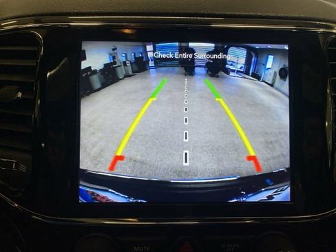 Used 2022 Jeep Grand Cherokee Limited image 24